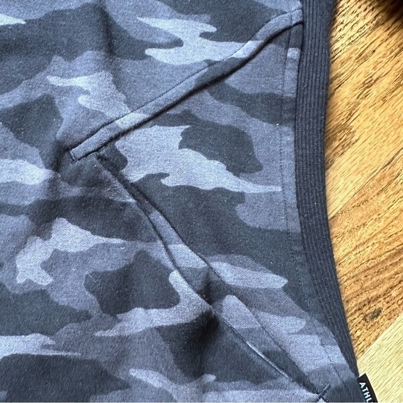 Athleta Triumph Full Zip Jacket Black Camo Sz 1X - Picture 8 of 13